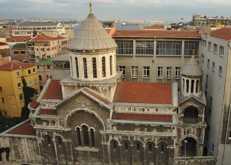 Galata Surp Lusavoriç (Çerçiş) Ermeni Kilisesi Ve Mektebi Vakfı