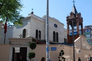Kadıköy Surp Takavor Ermeni Kilisesi Aramyan Uncuyan Mektebi Ve Mezarlığı Vakfı